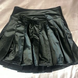 black pleated aerie pleather skirt